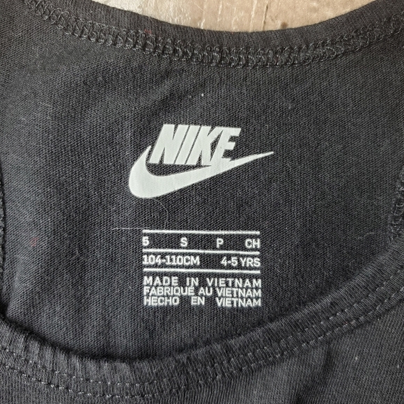 Nike Girl's Racerback Tank Top Shimmery Logo Graphic Size 4/5 NWOT - Picture 5 of 12